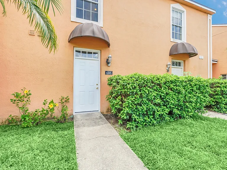 4505 Saint Georges Ct — Photo 1