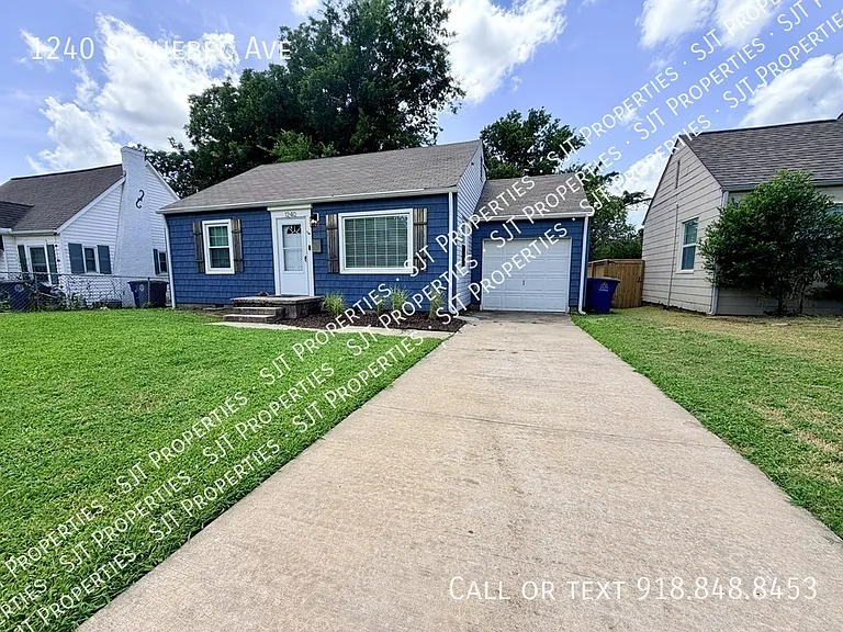 1240 S Quebec Ave — Photo 2