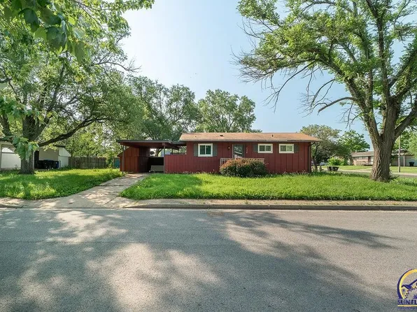 7130 SW Wheatfield Ln, Topeka, KS 66619