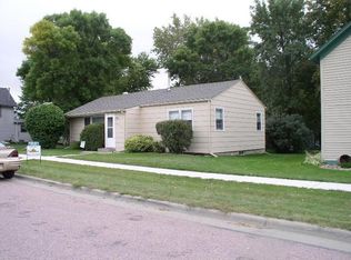 303 E 1st St, Hartford, SD 57033