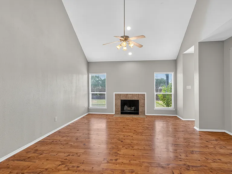 9787 Old Field Dr — Photo 25