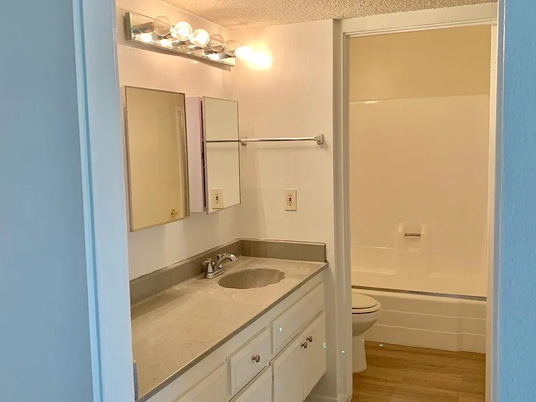 Regent Place Apartments — Photo 7