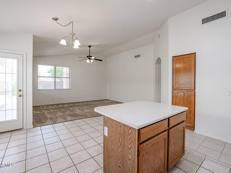 9833 W Yukon Dr — Photo 5