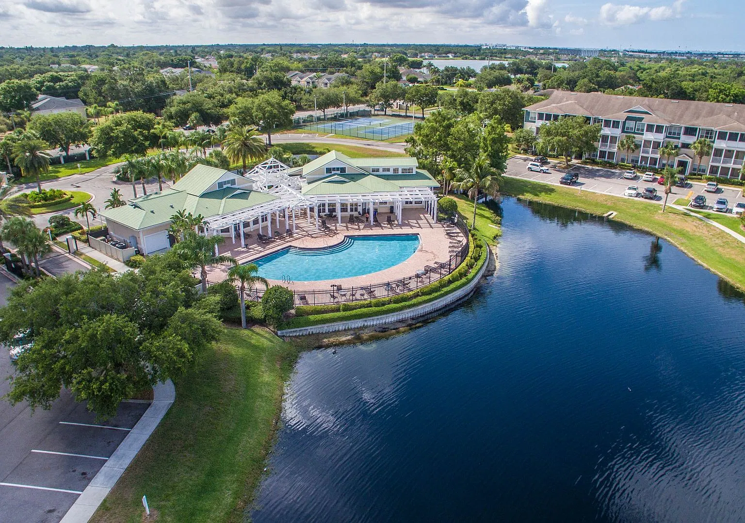2-Bedroom Condo for Rent Amenities and Prime Location in The Palms of Cortz — Photo 3