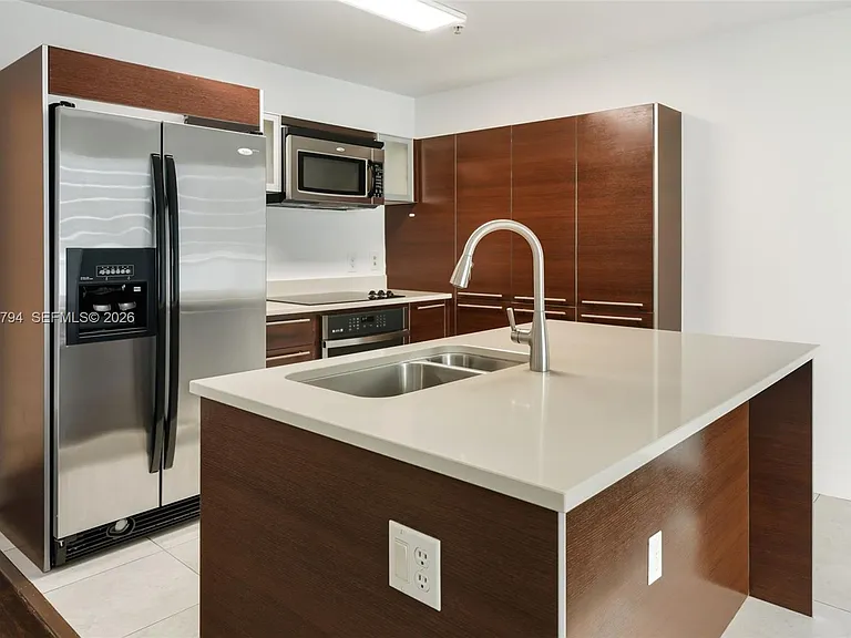 1900 N Bayshore Dr #3707 — Photo 10