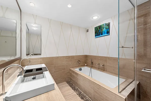 Rented by Compass | media 14