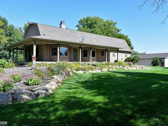 3rd image of 2525 E Sanilac Rd