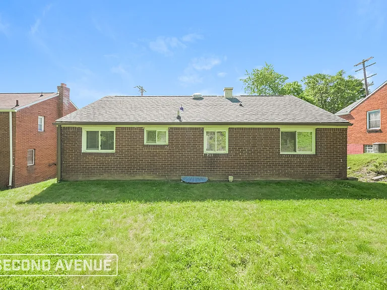 127 Stowe Dr — Photo 22