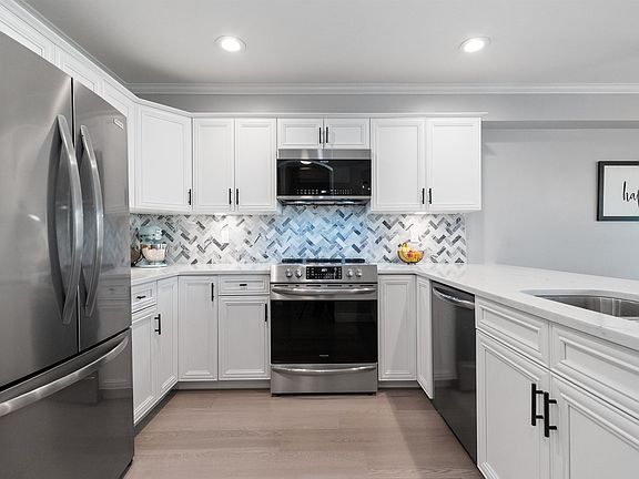4th image of 7475 Garnet Dr #25