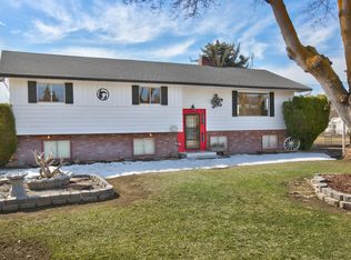 10208 Wide Hollow Rd, Yakima, WA 98908