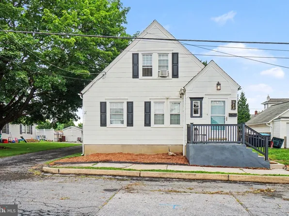 911 W Cherry St, Palmyra, PA 17078