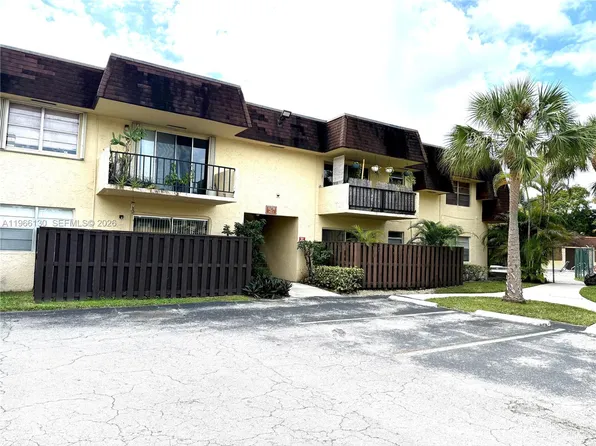 13710 SW 90th Ave APT C, Miami, FL 33176