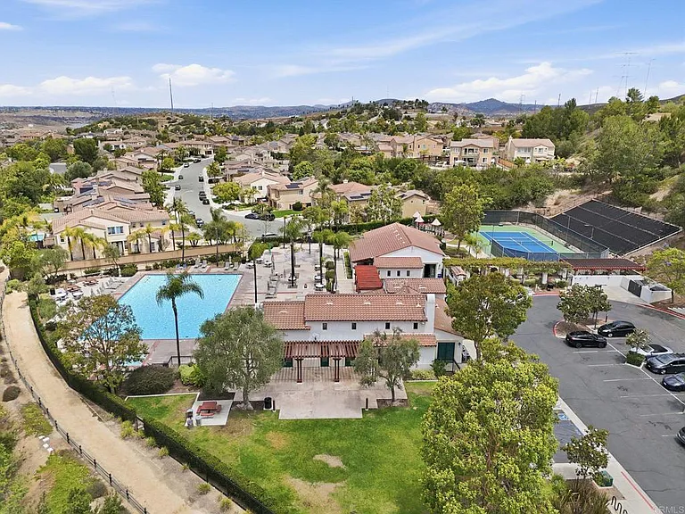 344 Plaza Los Osos — Photo 3