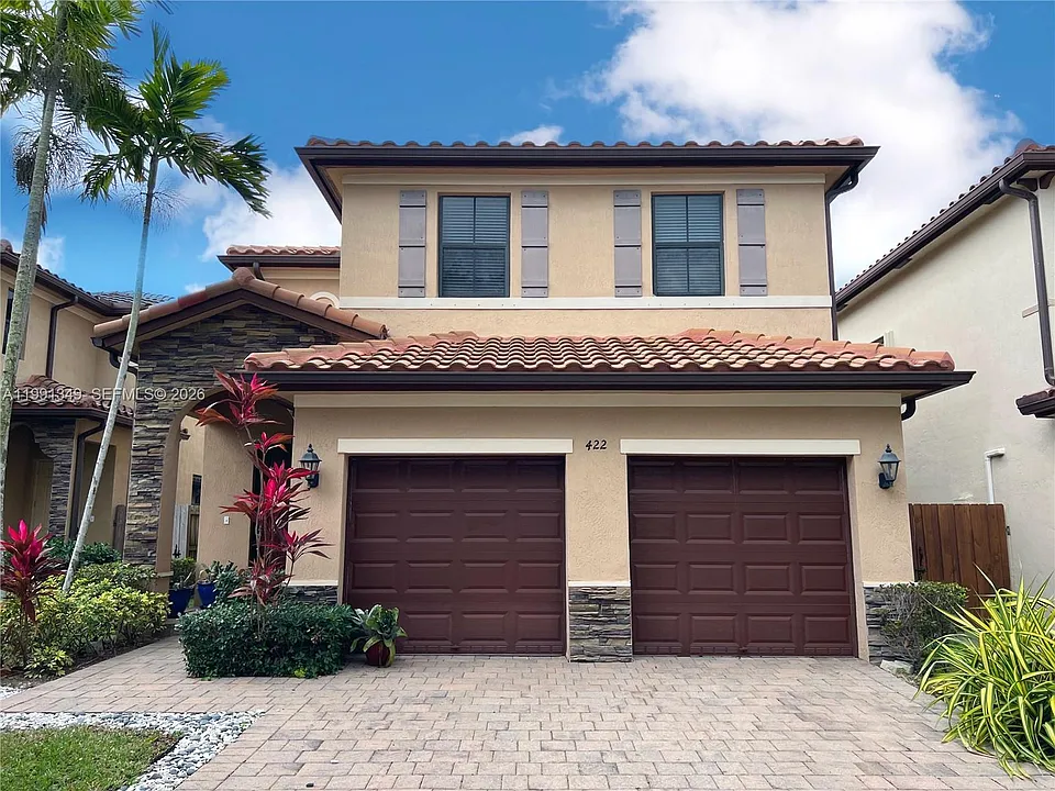 422 SE 34th Ter