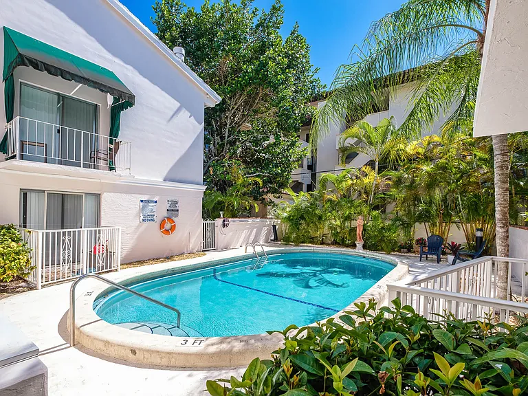 416 Santander Aveapt O — Photo 12