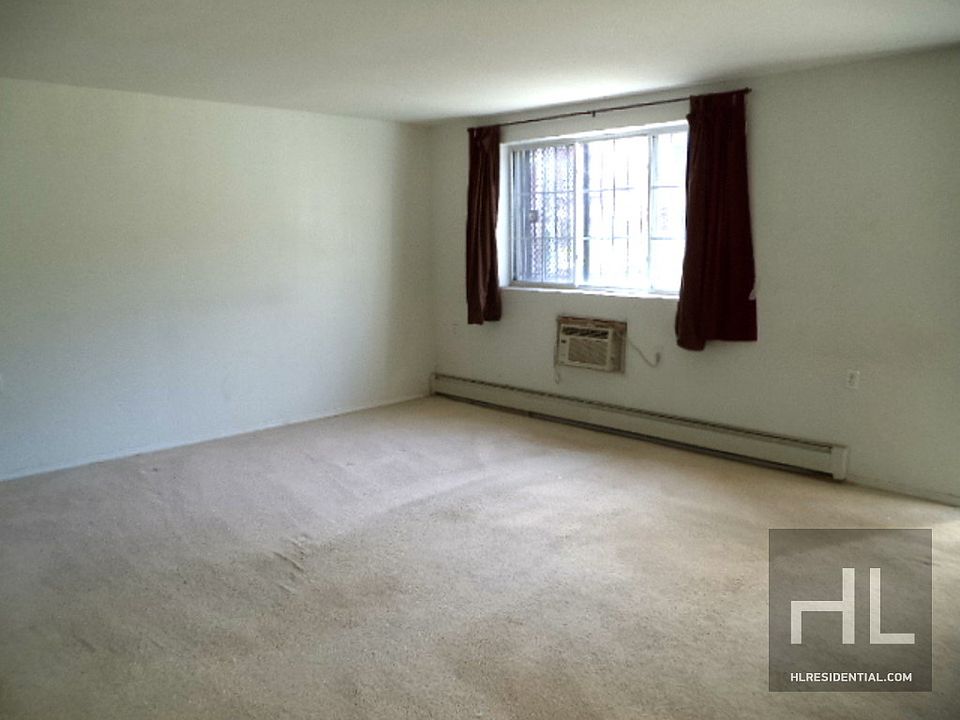2nd image of 1741 Sterling Pl #1