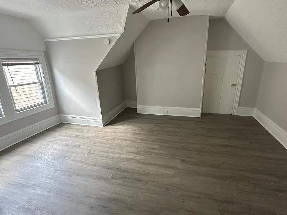 116 3rd Ave #2