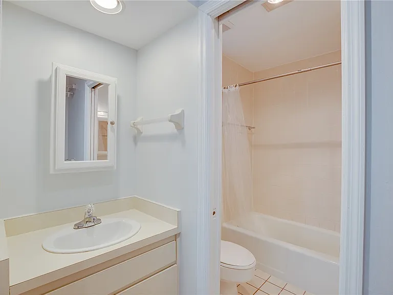 953 E Causeway Blvd #N/A — Photo 12