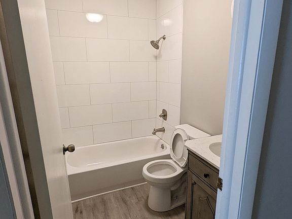 3rd image of 10301 Medallion Dr #181