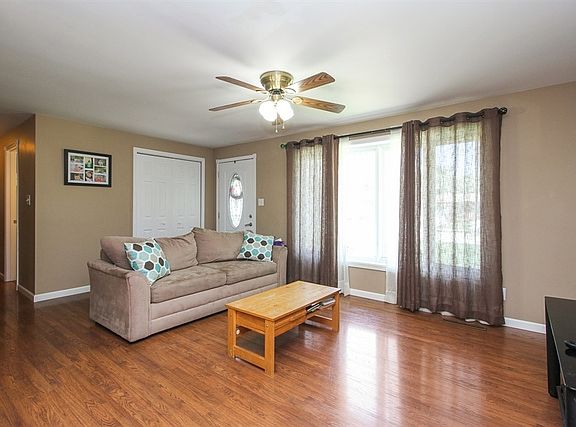 2nd image of 851 Pheasant Dr