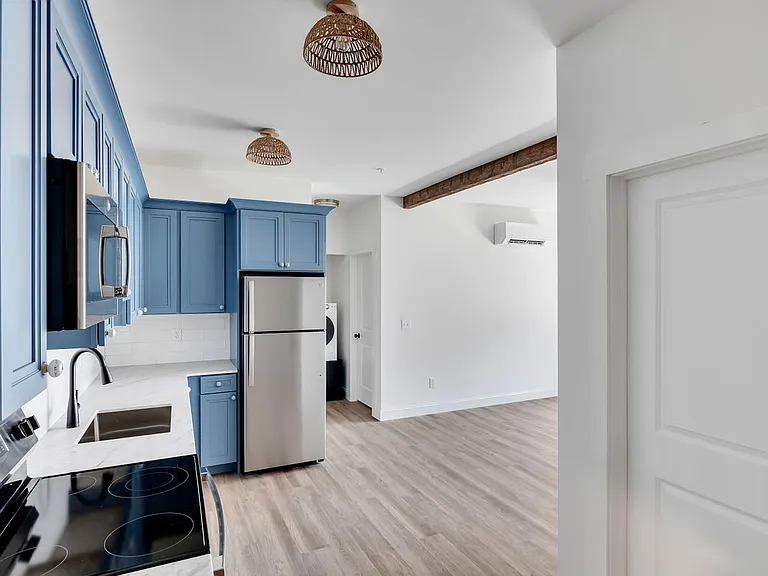 36 Pawling Ave #102 — Photo 4