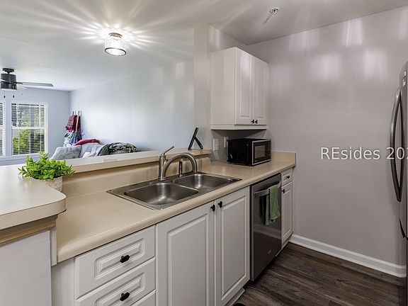5th image of 80 Paddle Boat Ln APT 822