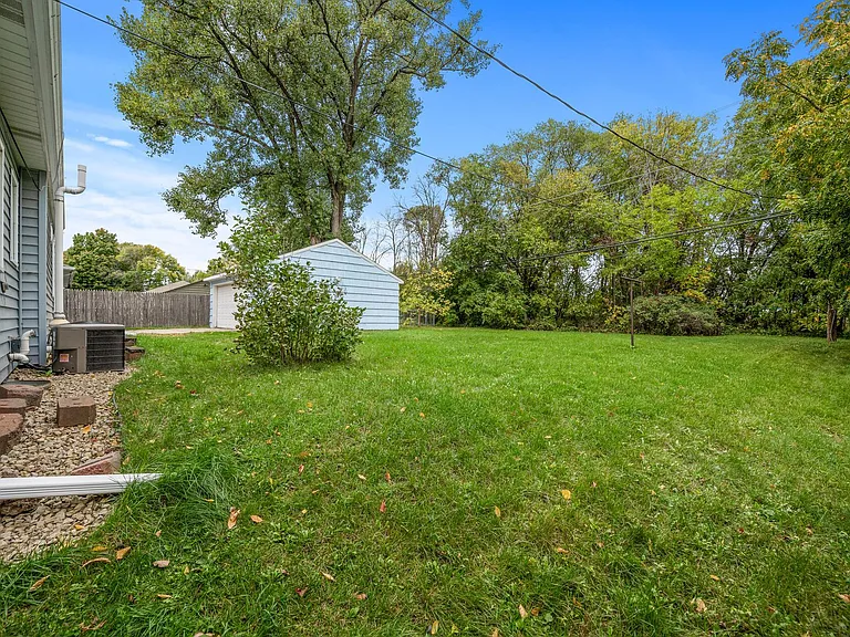 1711 Rose Pl — Photo 33