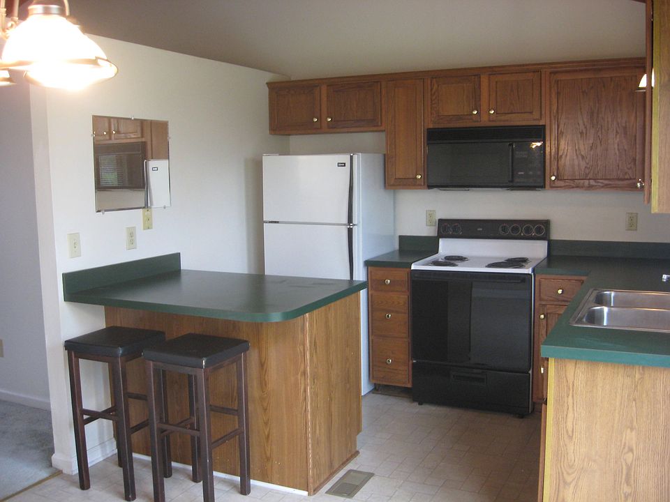 2nd image of 3621 Squires Woods Way