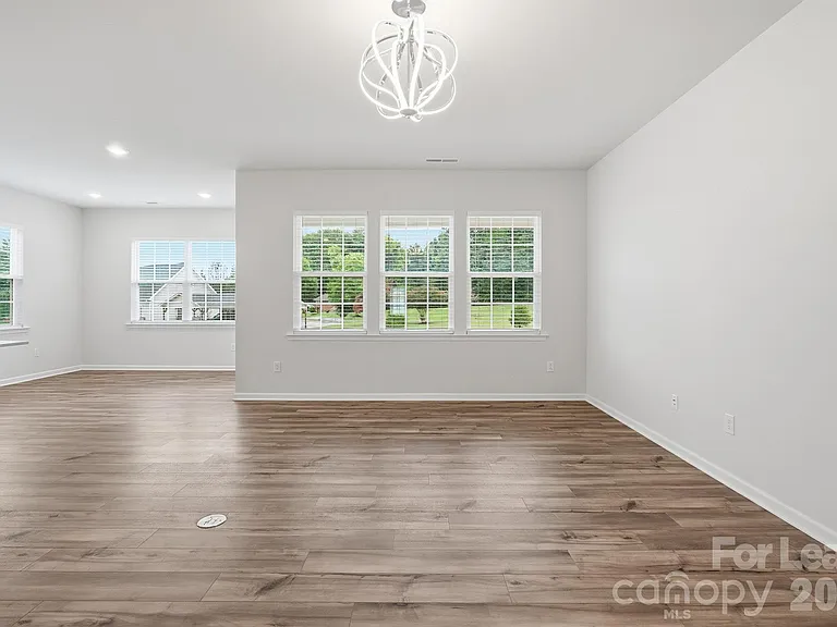162 White Apple Way — Photo 3