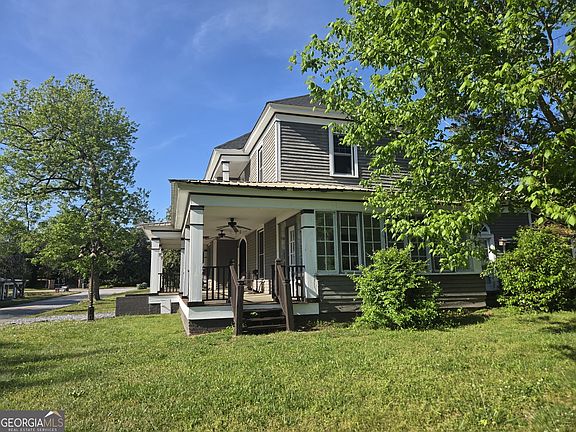 3rd image of 246 Newnan St