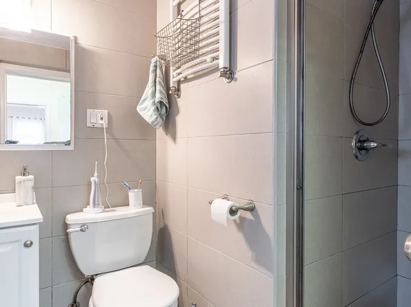 3817 Oceanic Avenue image 28 of 37