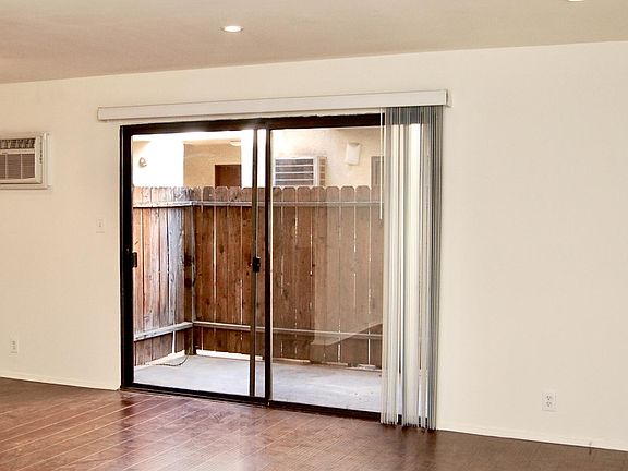 3rd image of 11545 Moorpark St APT 103