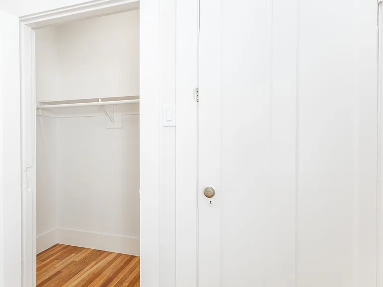 520 Scott — Photo 18