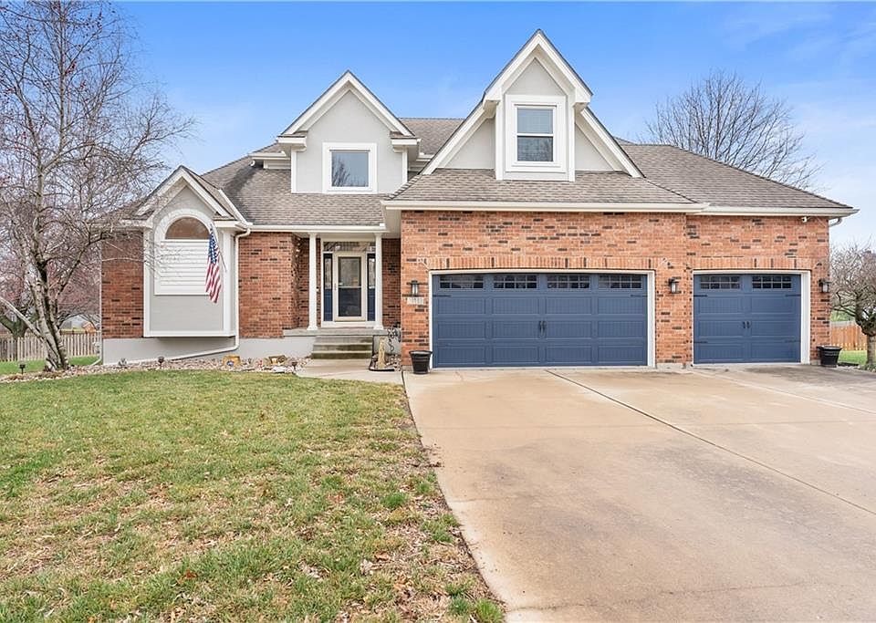 1st image of 313 SW Bridlewood Ct