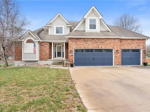 313 SW Bridlewood Ct, Lees Summit, MO 64081