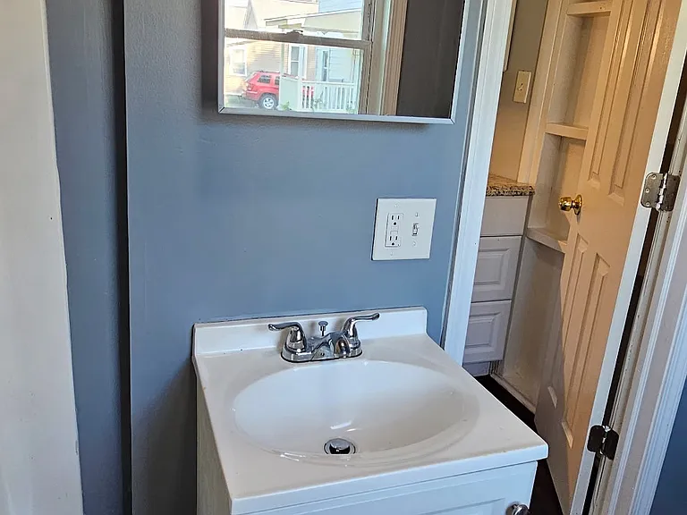 46 Davis Ave #4 — Photo 9