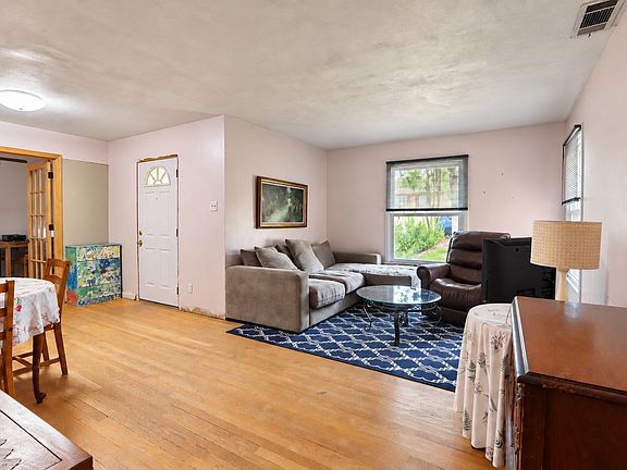 2nd image of 2138 Longwood Ln