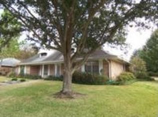 1881 Madras Dr, Baton Rouge, LA 70815