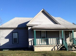 1225 2nd St, Charleston, IL 61920