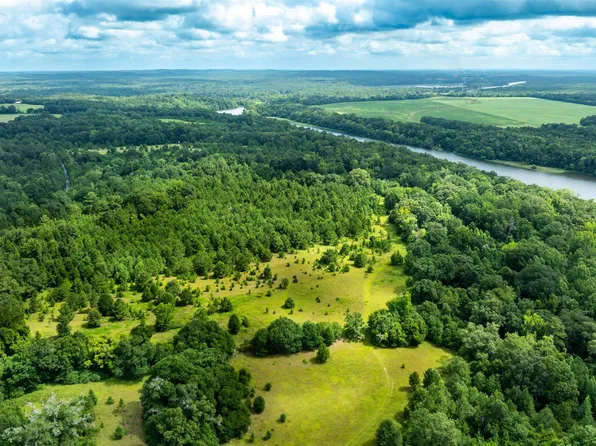 100 Rivers Reach Dr, Eufaula, AL 36027