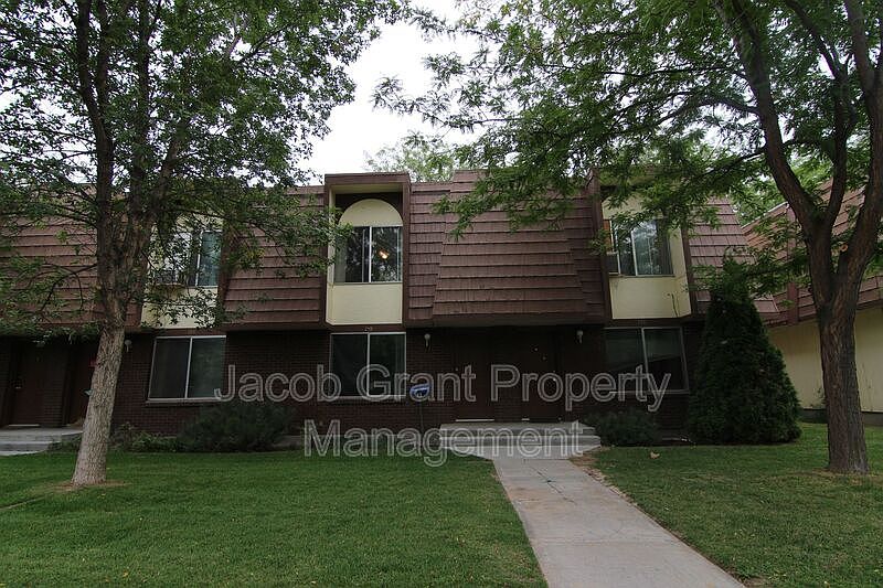 1st image of 725 Whittier St
