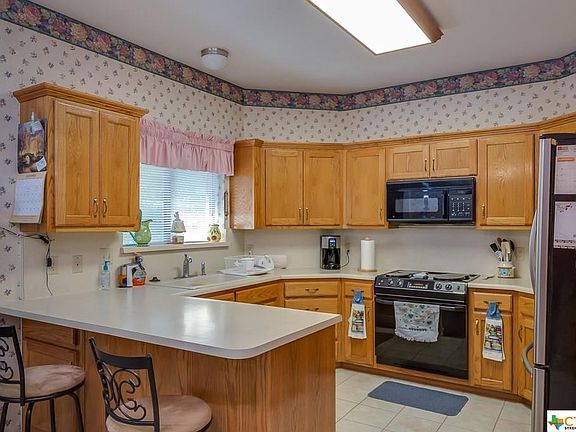5th image of 927 Queens Dr