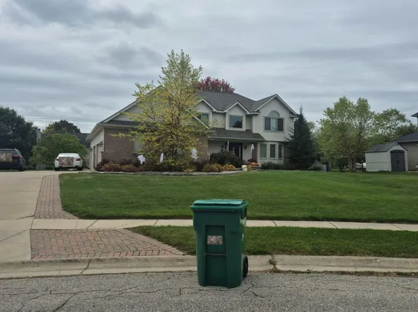 1346 Baywood Cir, Brighton, MI 48116