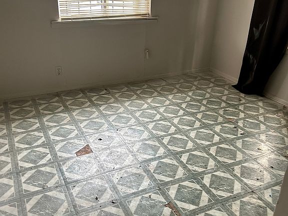 4th image of 218 MENEFEE BLVD