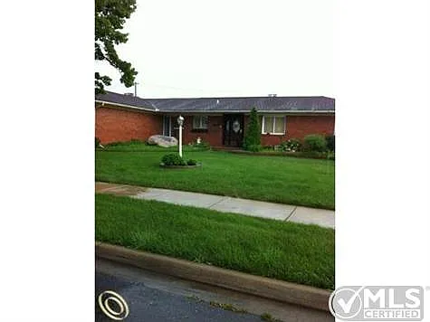 4087 9th St photo 1