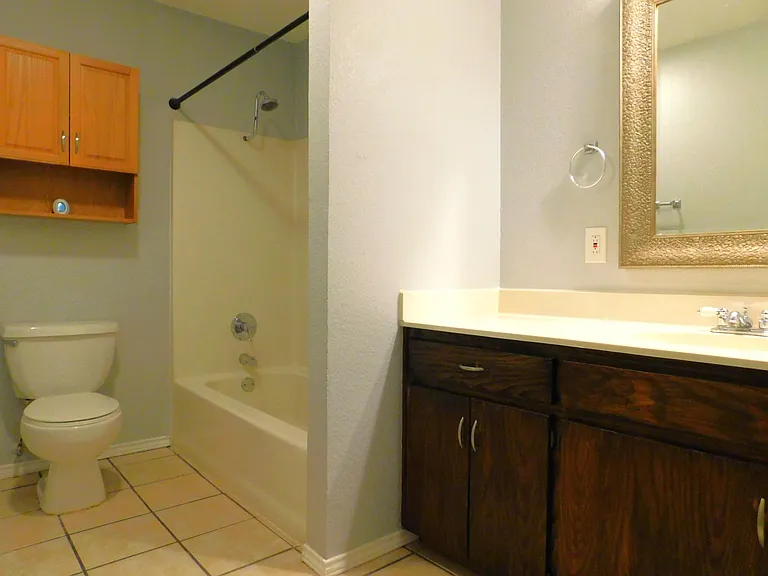 1114 E Mulberry St — Photo 19