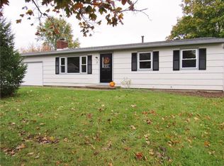2 Galley Hill Ln, Fairport, NY 14450