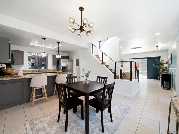 1382 Palomar Pl, Vista, CA 92084