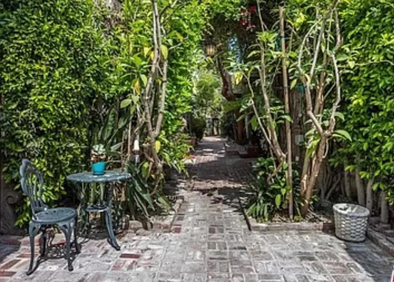 1 bed, $2,395 — Photo 2