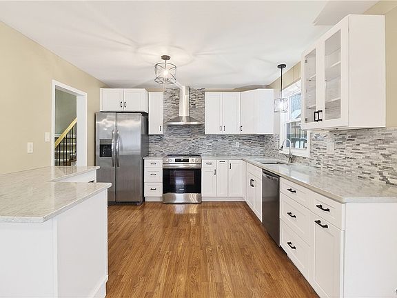 3rd image of 9961 Morgan Rd